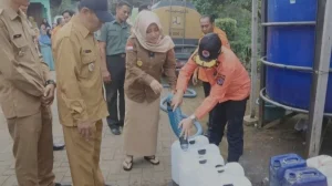 Bupati Ngesti Nugraha Turun Tangan Atasi Kekeringan di Dusun Bulu dengan Kucurkan Air Bersih