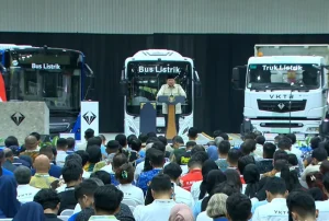 Danantara Gandeng 2 Perusahaan Bakrie, Genjot Masif Bus dan Truk Listrik di Indonesia