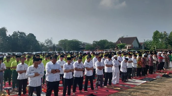 TNI-Polri Bersama Warga Semarang Gelar Salat Istisqa Memohon Hujan