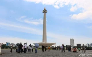 Monas Tetap Jadi Magnet Wisata Akhir Pekan, Pramono Janji Tindak Tegas Oknum Damkar