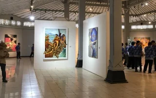 Tenun Imagi: Lintas Generasi Alumni ISI Surakarta Pameran di TBJT Solo